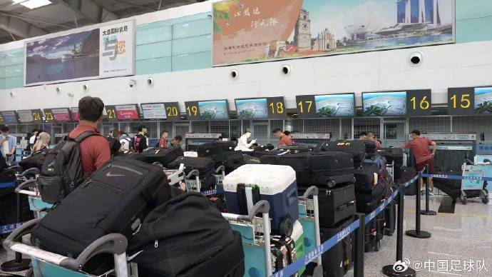 行李太多？中國(guó)國(guó)家橄欖球隊(duì)的官方回應(yīng)：56件設(shè)備的具體情況如下
