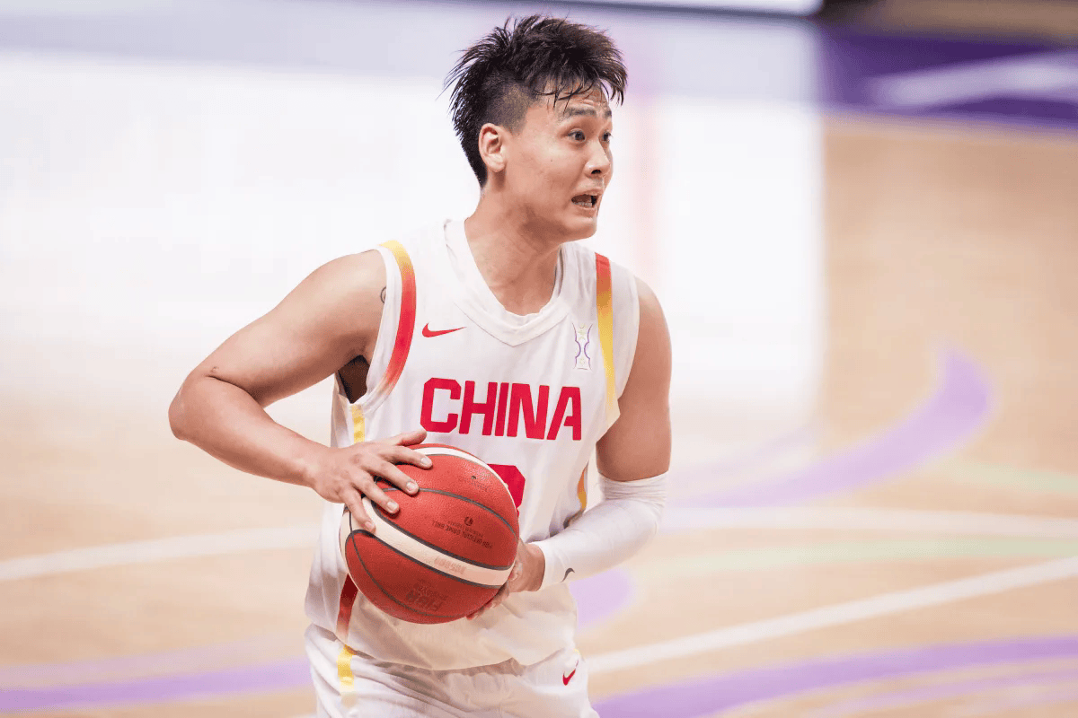 隊(duì)長承擔(dān)責(zé)任！趙魯（Zhao Rui）站起來很多次